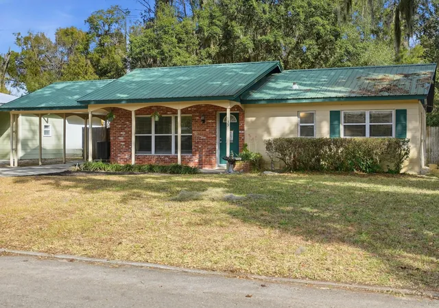 Homes for sale in Palatka, FL | 133 Crestwood Ave, Palatka, FL 32177 | MLS# FC315883