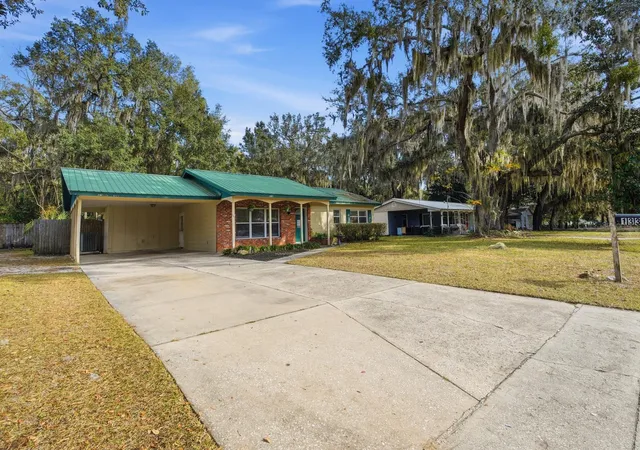 Homes for sale in Palatka, FL | 133 Crestwood Ave, Palatka, FL 32177 | MLS# FC315883
