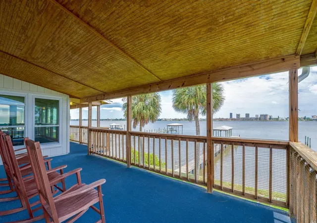 Homes for sale in Daytona Beach, FL | 1633 Riverside Dr, Daytona Beach, FL 32117 | MLS# A4681115