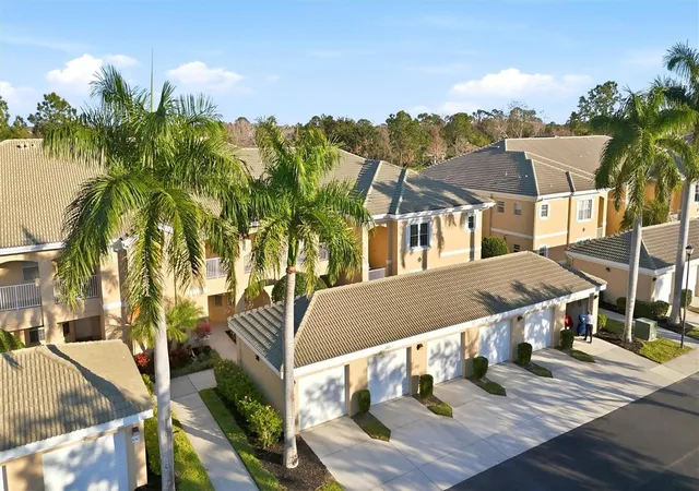 5th image of 6342 Grand Oak Cir #204, Bradenton, FL 34203 | MLS# A4681120