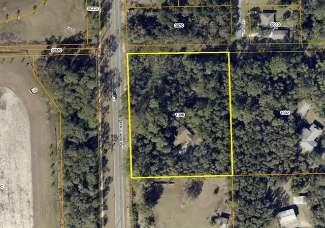 Photo 3 of Single family home for sale at 1325 S Spring Garden Ave, Deland, FL 32720 | MLS# V4947139 | Listing updated on 2026-10-09
