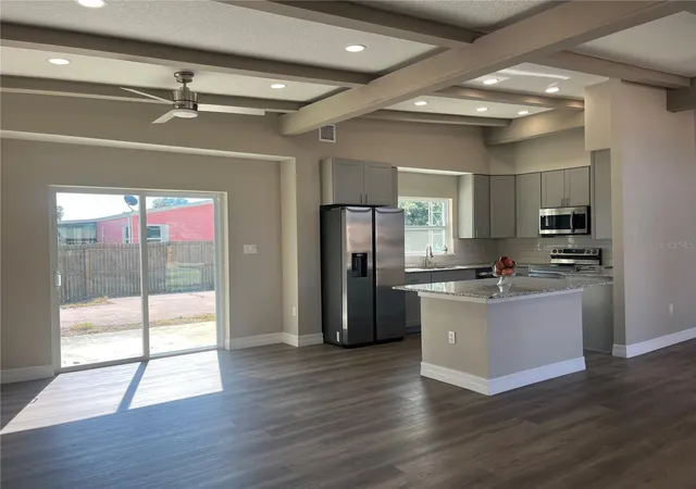 Photo 2 of Single family home for sale at 725 Scenic St, Leesburg, FL 34748 | MLS# OM718048 | Listing updated on 2026-05-28