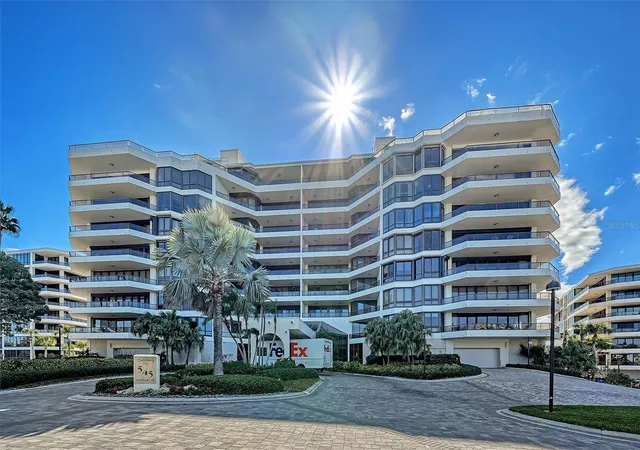 Homes for sale in Longboat Key, FL | 545 Sanctuary Dr #B305, Longboat Key, FL 34228 | MLS# A4681142