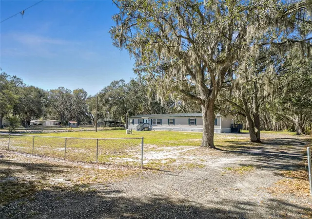 1st image of 7405 Shoupe Rd, Plant City, FL 33565 | MLS# L4959144