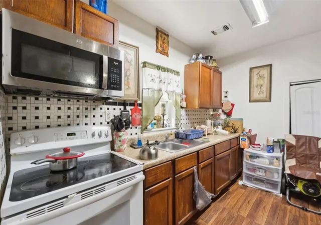 Photo 4 of Single family home for sale at 310 E Magnolia St, Kissimmee, FL 34744 | MLS# O6379567 | Listing updated on 2026-09-25