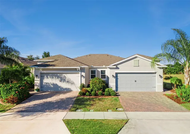 Photo 4 of House for sale at 7637 Sand Pierre Ct, Kissimmee, FL 34747 | MLS# O6379571 | Listing updated on 2026-10-28