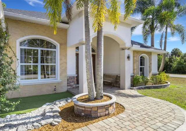 Photo 4 of Single Family Residence at 13471 Eisenhower Dr, Port Charlotte, FL 33953 | MLS# N6142779 | | Sold on 2026-10-06