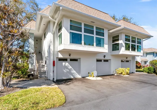 1st image of 531 Sutton Pl, Longboat Key, FL 34228 | MLS# A4681208