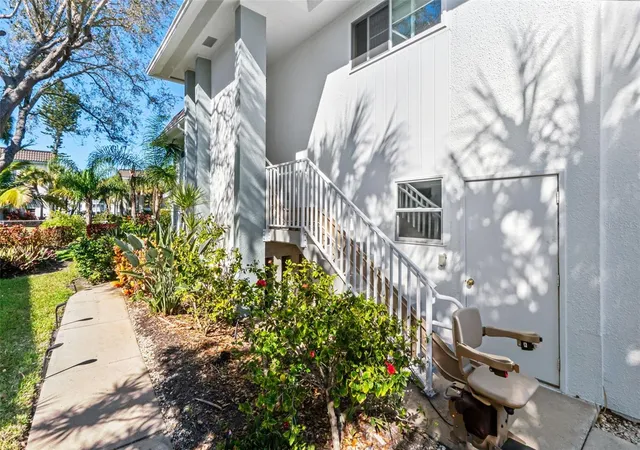 3rd image of 531 Sutton Pl, Longboat Key, FL 34228 | MLS# A4681208