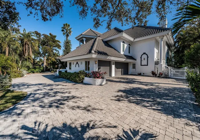 Photo 4 of Single family home for sale at 5212 62nd Avenue S, Saint Petersburg, FL 33715 | MLS# TB8472517 | Listing updated on 2026-08-26