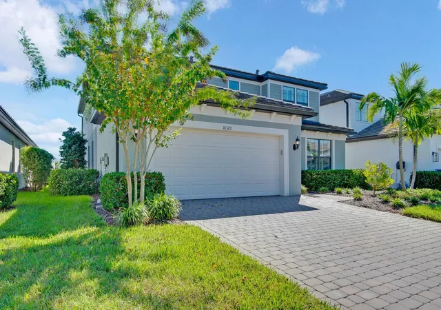 Photo 2 of Single family home for sale at 16320 Hidden Oak Loop, Bradenton, FL 34211 | MLS# A4681237 | Listing updated on 2026-10-21