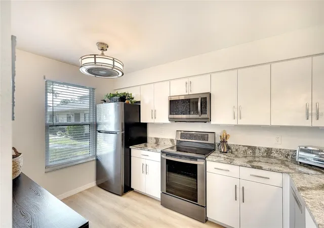 4th image of 6024 28Th St W, Bradenton, FL 34207 | MLS# A4681239