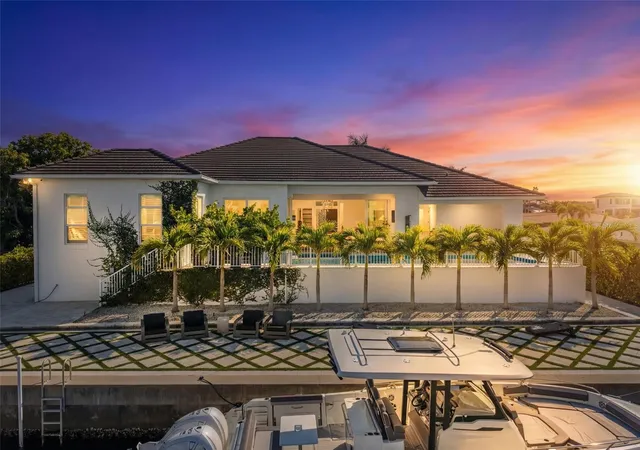 Photo 1 of Single family home for sale at 1643 Stanford Ln, Sarasota, FL 34231 | MLS# A4681246 | Listing updated on 2026-08-17