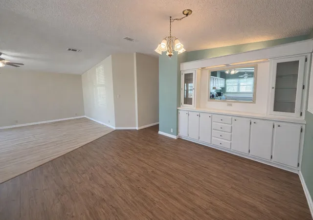 Photo 3 of Manufactured home for sale at 25308 Casa Del Lago Ln, Leesburg, FL 34748 | MLS# G5107740 | Listing updated on 2026-10-12