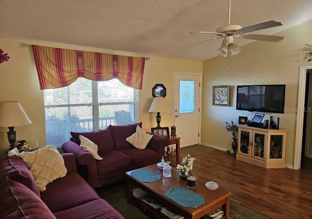 4th image of 8072 Se 175Th Columbia Pl, The Villages, FL 32162 | MLS# OM718121