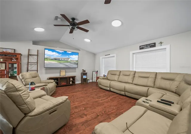 5th image of 124 Pangola Dr, Winter Haven, FL 33880 | MLS# L4959175