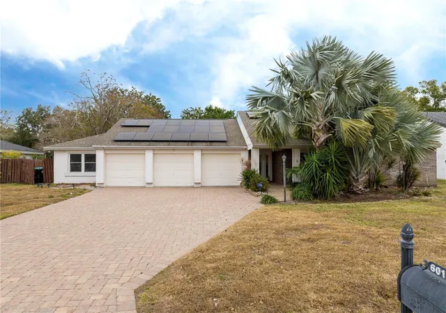 Photo 1 of Single family home for sale at 6013 Crystal View Dr, Orlando, FL 32819 | MLS# O6379831 | Listing updated on 2026-10-21