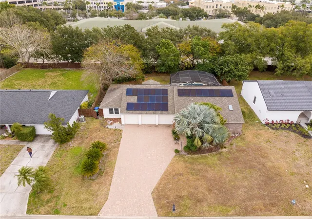 Photo 2 of Single family home for sale at 6013 Crystal View Dr, Orlando, FL 32819 | MLS# O6379831 | Listing updated on 2026-10-21
