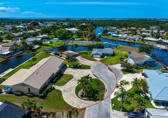 Homes for sale in Bradenton, FL | 5011 Mangrove Point Rd, Bradenton, FL 34210 | MLS# A4681283