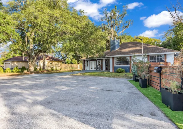 Photo 2 of Single family home for sale at 1521 Heron Wood Pl, Winter Park, FL 32792 | MLS# O6379884 | Listing updated on 2026-09-19