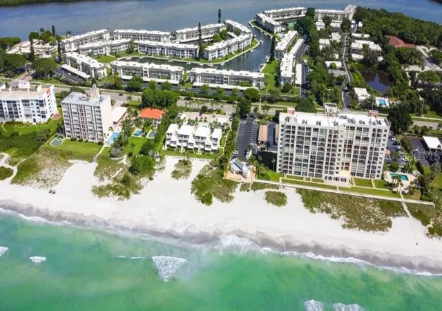 Homes for sale in Longboat Key, FL | 605 Sutton Pl #102, Longboat Key, FL 34228 | MLS# A4681310