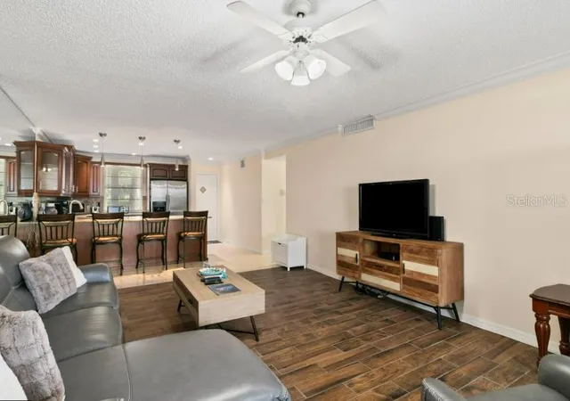 Homes for sale in Longboat Key, FL | 605 Sutton Pl #102, Longboat Key, FL 34228 | MLS# A4681310