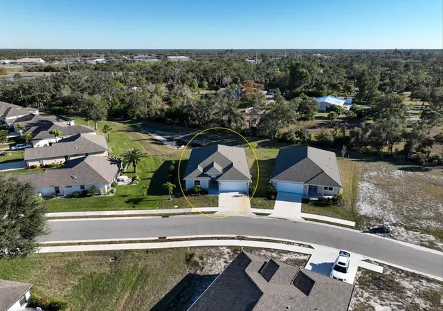 4th image of 725 Redbud Ct, Englewood, FL 34223 | MLS# D6146000