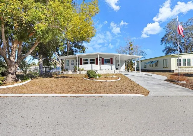 Photo 3 of Manufactured home for sale at 14299 Nectarine St, Brooksville, FL 34613 | MLS# TB8472861 | Listing updated on 2026-08-16