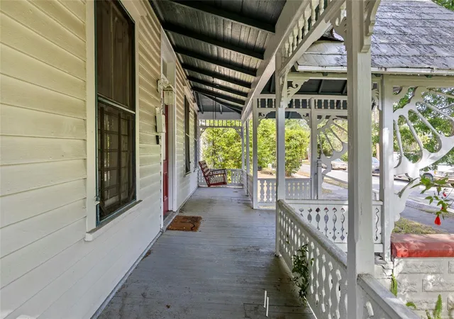 5th image of 232 Nw 4Th Ave, Gainesville, FL 32601 | MLS# GC537249