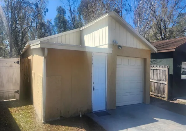 Photo 2 of Single family home for sale at 4839 Billy Direct Ln, Lutz, FL 33559 | MLS# W7882739 | Listing updated on 2026-09-15