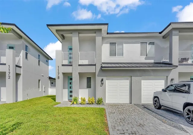 Photo 2 of House for sale at 1178 Windjammer Dr, Lakeland, FL 33803 | MLS# L4959193 | Listing updated on 2026-08-31