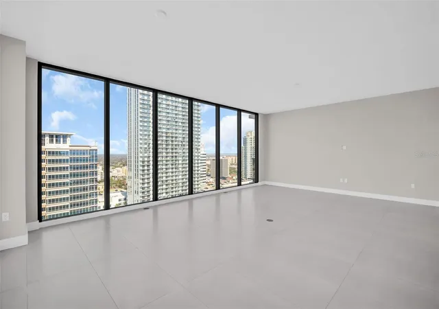 Photo 3 of Condo for sale at 275 1st Avenue S #2001, Saint Petersburg, FL | MLS# TB8472986 | Listing updated on 2026-09-07
