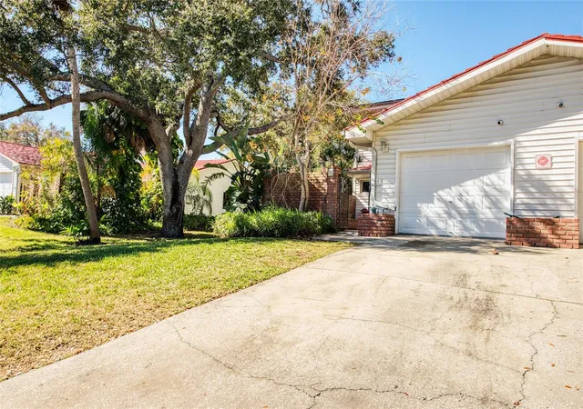 2nd image of 1423 Water View Dr W, Largo, FL 33771 | MLS# TB8473014