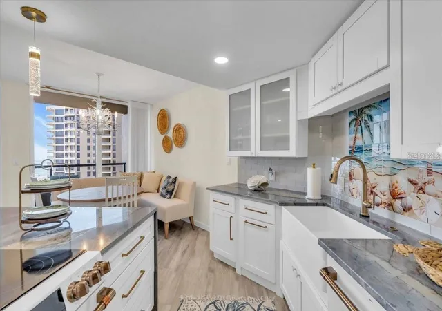 4th image of 1211 Gulf Of Mexico Dr #403, Longboat Key, FL 34228 | MLS# A4681405