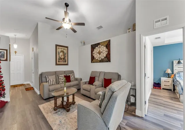Photo 2 of Single family home for sale at 302 Brookshire Dr, Lake Wales, FL 33898 | MLS# P4937728 | Listing updated on 2026-08-06