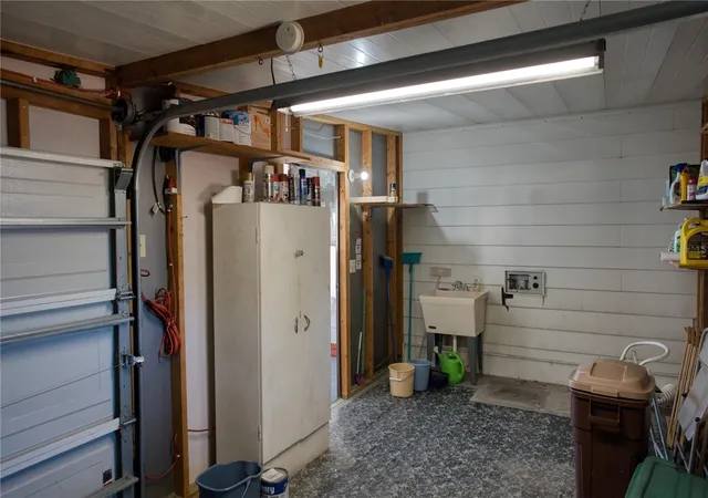 Photo 4 of Manufactured home for sale at 1863 W Schwartz Blvd, Lady Lake, FL 32159 | MLS# OM718202 | Listing updated on 2026-08-07