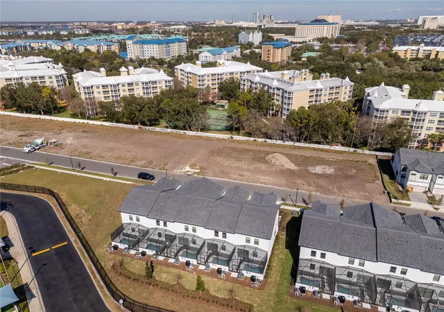 Photo 4 of Townhouse for sale at 10580 Ebb Tide Ln, Orlando, FL 32821 | MLS# S5143244 | Listing updated on 2026-09-22