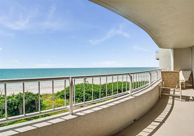 Photo 4 of Condo for sale at 775 Longboat Clb Rd #401, Longboat Key, FL 34228 | MLS# A4681439 | Listing updated on 2026-10-07