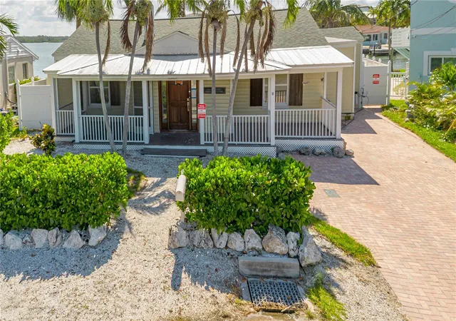 2nd image of 16029 Redington Dr, Redington Beach, FL 33708 | MLS# TB8473199