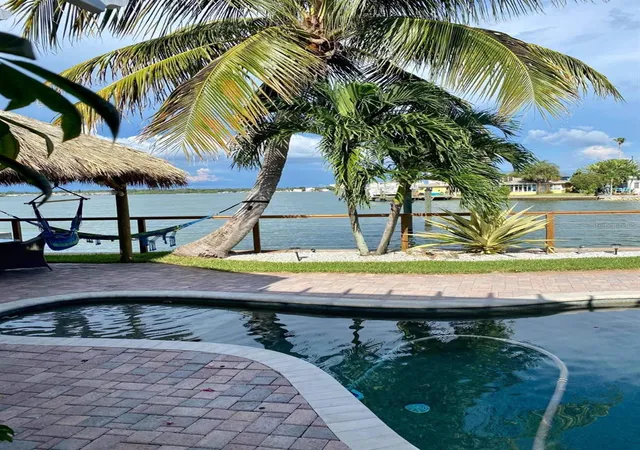 4th image of 16029 Redington Dr, Redington Beach, FL 33708 | MLS# TB8473199