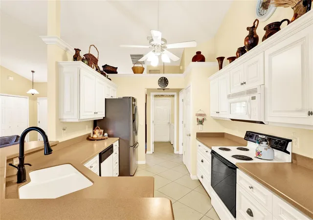 Photo 3 of Single family home for sale at 4721 Tara View Rd, Leesburg, FL 34748 | MLS# O6380183 | Listing updated on 2026-10-17