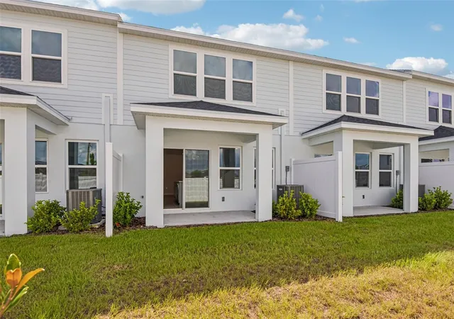 Homes for sale in Zephyrhills, FL | 6856 Holcombe Down Dr, Zephyrhills, FL 33541 | MLS# TB8473230