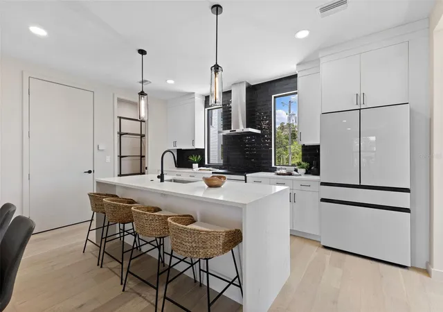2nd image of 2211 16th St N, Saint Petersburg, FL 33704 | MLS# TB8473248