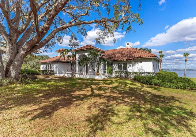 Photo 3 of Single family home for sale at 38230 Yale Cir, Leesburg, FL 34788 | MLS# G5107816 | Listing updated on 2026-10-01