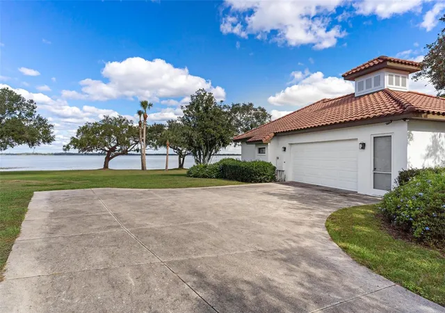 Photo 4 of Single family home for sale at 38230 Yale Cir, Leesburg, FL 34788 | MLS# G5107816 | Listing updated on 2026-10-01