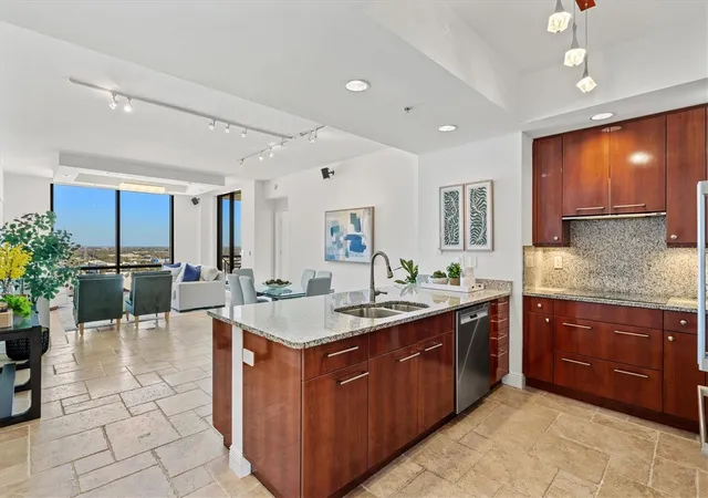 Listing Photo 4 - Condo for sale in building located at 50 Central Ave, Sarasota, FL 34236 - Unit #15A