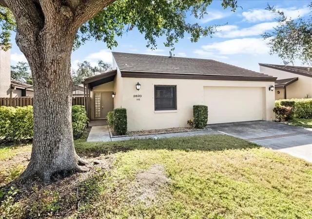 Photo 1 of Single family home for sale at 3820 Glen Oaks Manor Dr, Sarasota, FL 34232 | MLS# A4681493 | Listing updated on 2026-09-06