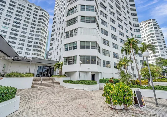 3rd image of Four Ambassadors - Tower Three, Miami, FL 33131