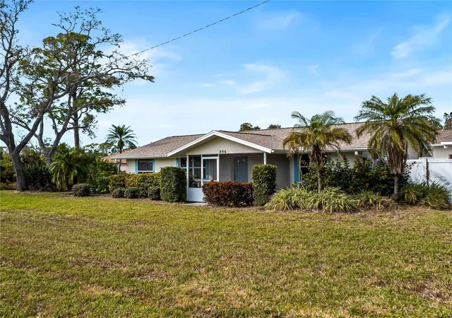 Photo 3 of Single family home for sale at 896 S Venice Blvd, Venice, FL 34293 | MLS# N6142818 | Listing updated on 2026-09-01