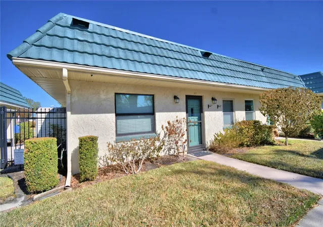 Photo 1 of House for sale at 345 24th Street NW #25, Winter Haven, FL 33880 | MLS# P4937740 | Listing updated on 2026-09-17